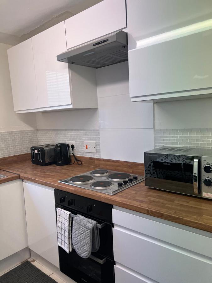 2 Bedroom Flat, 2 Minutes Walk To Bethnalgreen Station, Central ロンドン エクステリア 写真