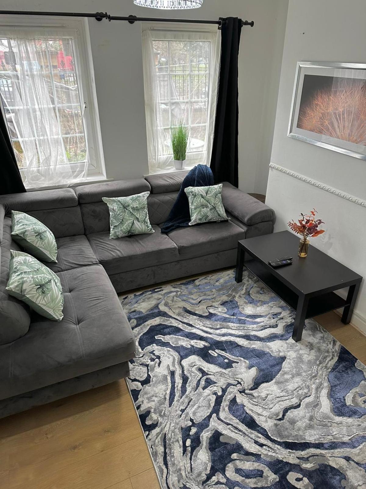 2 Bedroom Flat, 2 Minutes Walk To Bethnalgreen Station, Central ロンドン エクステリア 写真