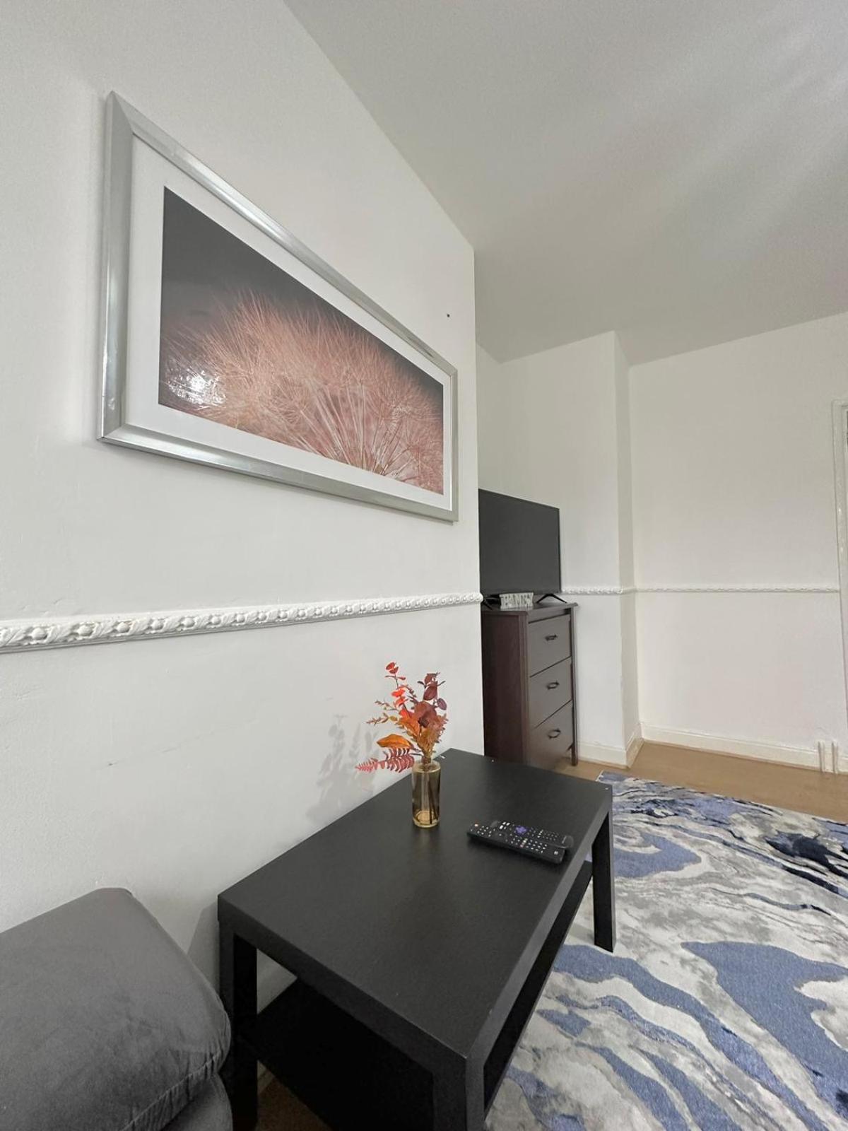 2 Bedroom Flat, 2 Minutes Walk To Bethnalgreen Station, Central ロンドン エクステリア 写真