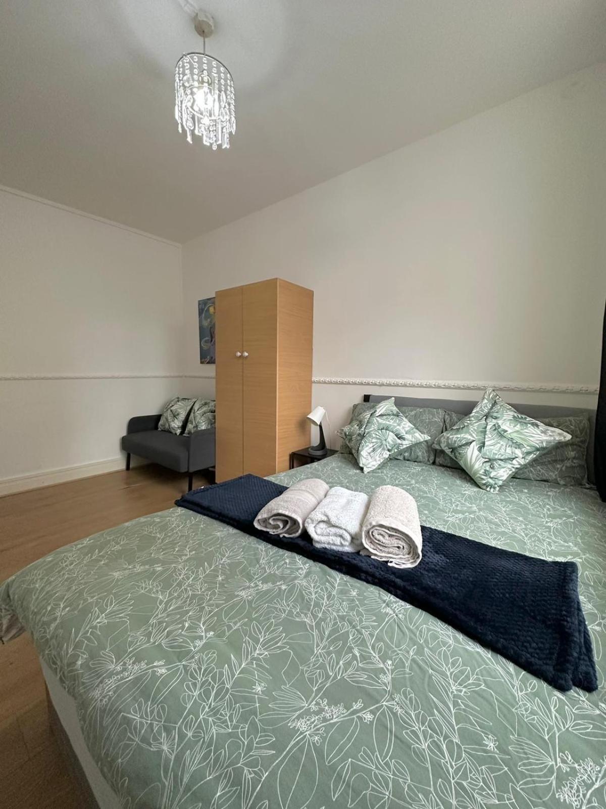 2 Bedroom Flat, 2 Minutes Walk To Bethnalgreen Station, Central ロンドン エクステリア 写真