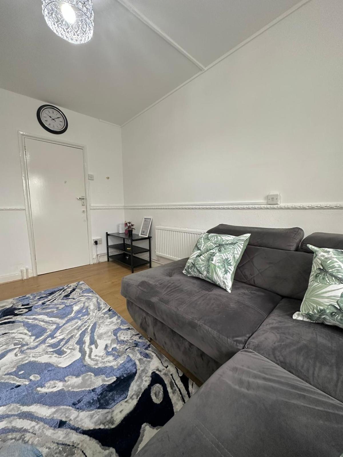 2 Bedroom Flat, 2 Minutes Walk To Bethnalgreen Station, Central ロンドン エクステリア 写真