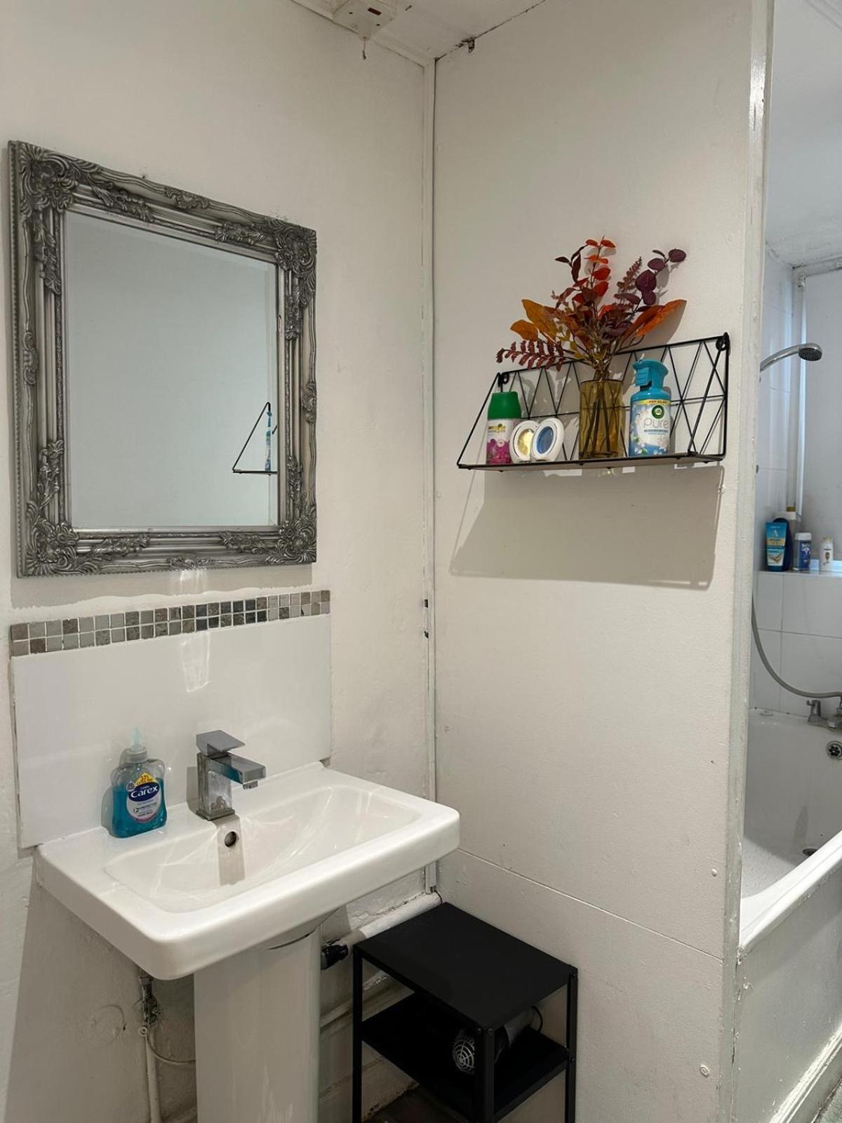 2 Bedroom Flat, 2 Minutes Walk To Bethnalgreen Station, Central ロンドン エクステリア 写真