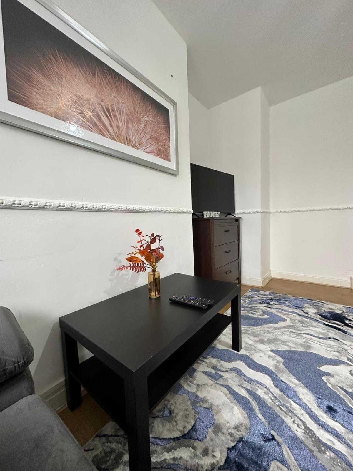 2 Bedroom Flat, 2 Minutes Walk To Bethnalgreen Station, Central ロンドン エクステリア 写真