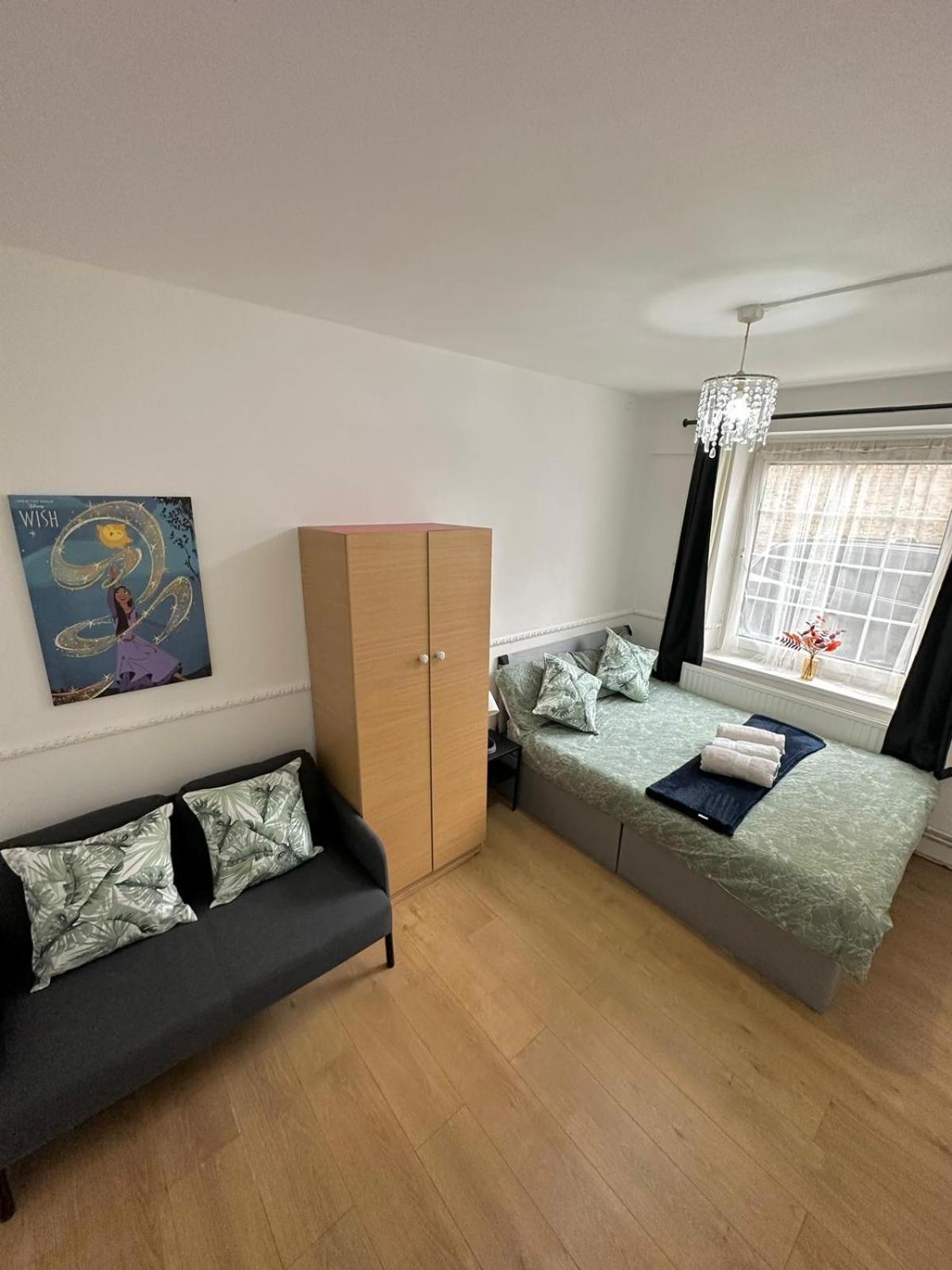 2 Bedroom Flat, 2 Minutes Walk To Bethnalgreen Station, Central ロンドン エクステリア 写真